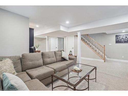 556 Parkside Drive E, Waterdown, ON - Indoor Photo Showing Living Room