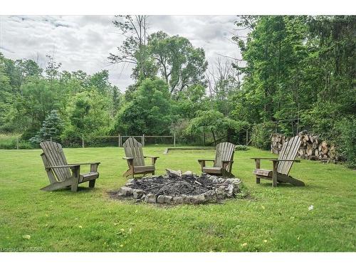 556 Parkside Drive E, Waterdown, ON - Outdoor With Backyard