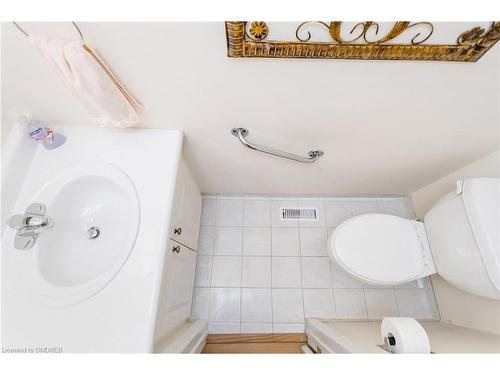 60-318 Laurier Avenue, Milton, ON - Indoor Photo Showing Bathroom