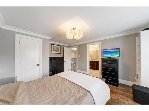 1330 Tansley Drive, Oakville, ON - Indoor Photo Showing Bedroom