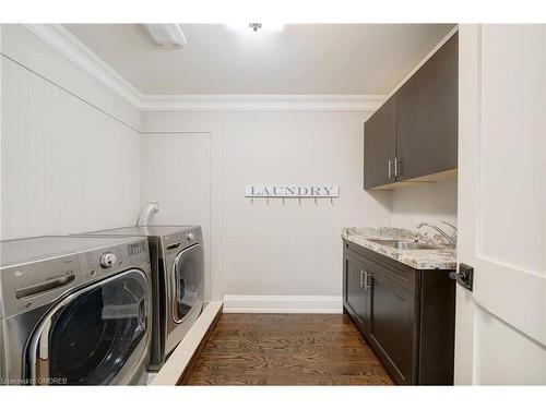 1330 Tansley Drive, Oakville, ON - Indoor Photo Showing Laundry Room