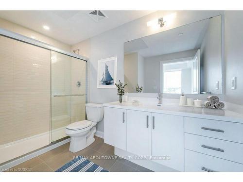 308-3200 William Coltson Avenue, Oakville, ON - Indoor Photo Showing Bathroom