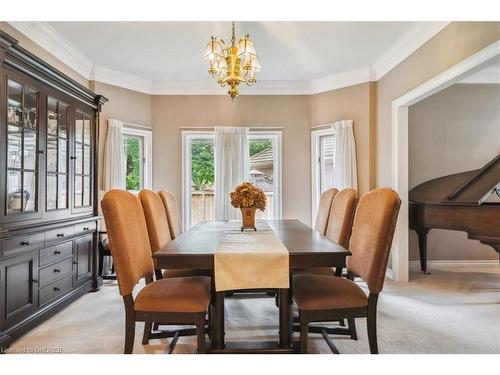 1935 Calgary Court, Mississauga, ON - Indoor Photo Showing Dining Room