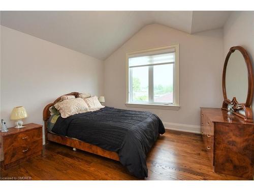 623 Weynway Court, Oakville, ON - Indoor Photo Showing Bedroom