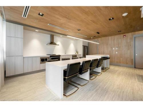 207-10 Esplanade Lane, Grimsby, ON - Indoor Photo Showing Kitchen With Upgraded Kitchen