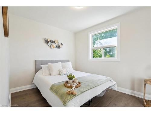 26 Miramar Crescent, Toronto, ON - Indoor Photo Showing Bedroom