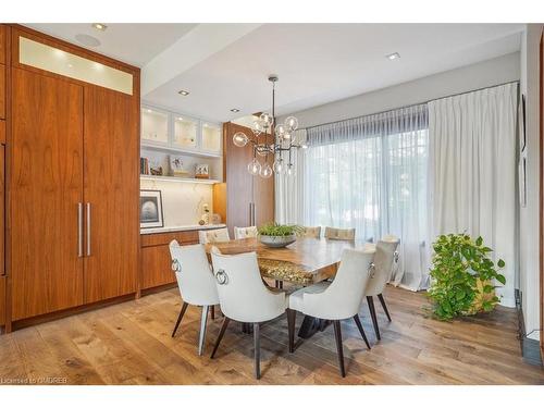 1031 Welwyn Drive, Mississauga, ON - Indoor Photo Showing Dining Room