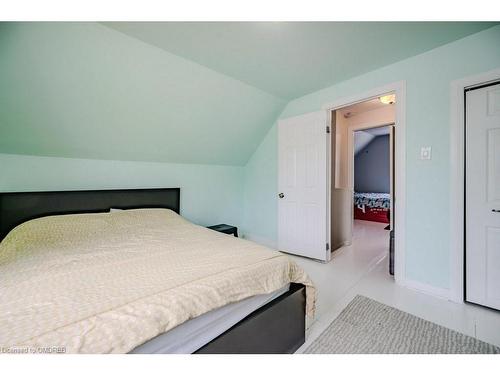 122 Stewart Street, Oakville, ON - Indoor Photo Showing Bedroom