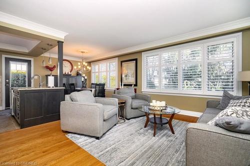 156 Wakefield Road, Milton, ON - Indoor Photo Showing Living Room