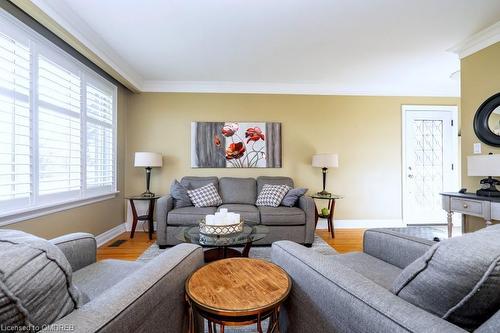 156 Wakefield Road, Milton, ON - Indoor Photo Showing Living Room