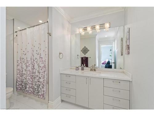 23 Hayleyvale Road, Caledon, ON - Indoor Photo Showing Bathroom