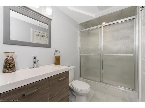 50 Major William Sharpe Drive, Brampton, ON - Indoor Photo Showing Bathroom