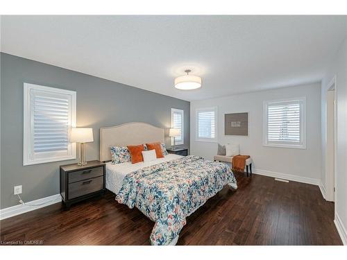 160 Hollybrook Trail, Kitchener, ON - Indoor Photo Showing Bedroom