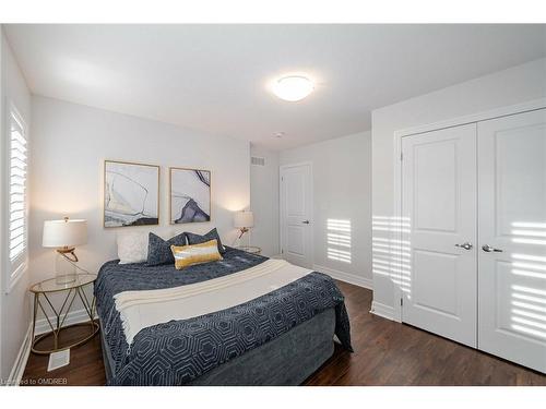 160 Hollybrook Trail, Kitchener, ON - Indoor Photo Showing Bedroom