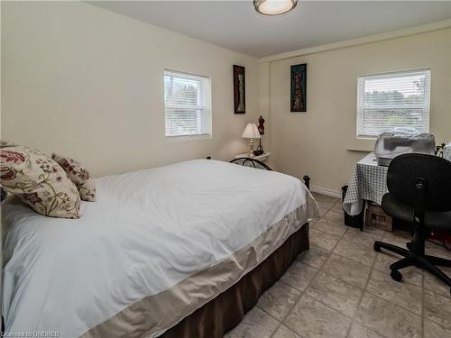 12 Taylor Road, Bracebridge, ON - Indoor Photo Showing Bedroom