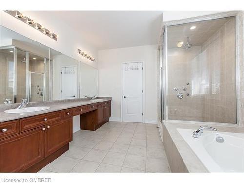 2332 Awenda Drive, Oakville, ON - Indoor Photo Showing Bathroom