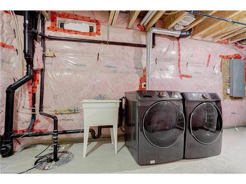 1081 Urell Way, Milton, ON - Indoor Photo Showing Laundry Room
