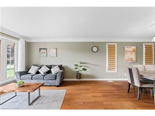 24 Kipling Drive, Belleville, ON - Indoor Photo Showing Living Room