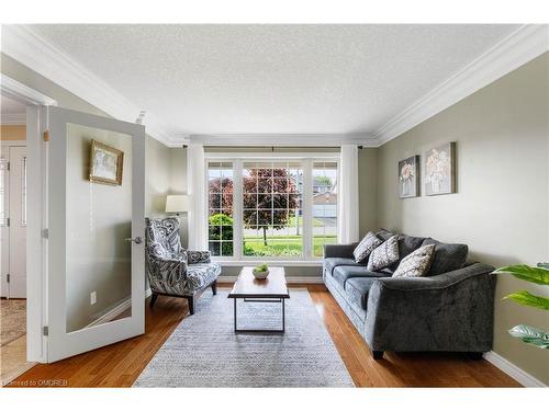 24 Kipling Drive, Belleville, ON - Indoor Photo Showing Living Room