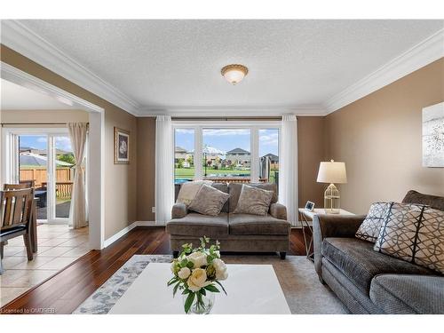 24 Kipling Drive, Belleville, ON - Indoor Photo Showing Living Room