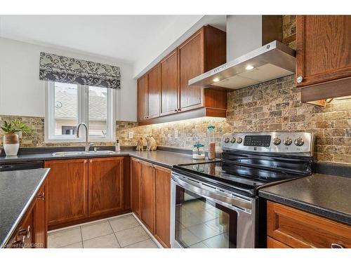 221 Gatwick Drive, Oakville, ON - Indoor Photo Showing Kitchen