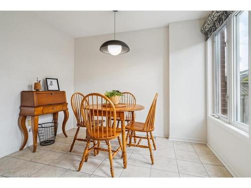 221 Gatwick Drive, Oakville, ON - Indoor Photo Showing Dining Room