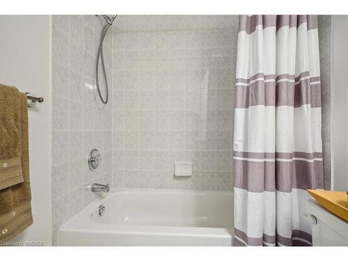221 Gatwick Drive, Oakville, ON - Indoor Photo Showing Bathroom