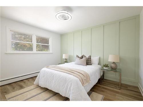 14 Glencairn Drive, St. Catharines, ON - Indoor Photo Showing Bedroom