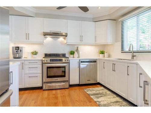 405 Dakota Road, Mississauga, ON - Indoor Photo Showing Kitchen With Stainless Steel Kitchen With Upgraded Kitchen