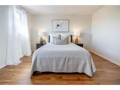 405 Dakota Road, Mississauga, ON - Indoor Photo Showing Bedroom