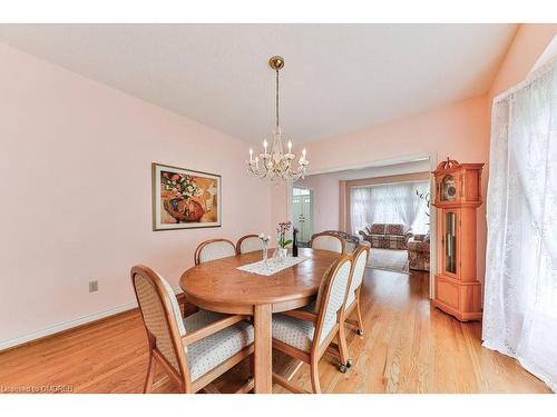3952 Rolling Valley Drive, Mississauga, ON - Indoor Photo Showing Dining Room