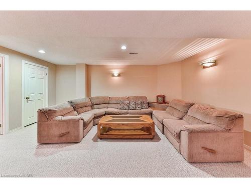 3952 Rolling Valley Drive, Mississauga, ON - Indoor Photo Showing Living Room