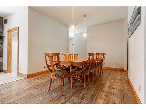 146 Oke Drive, Burk'S Falls, ON - Indoor Photo Showing Dining Room