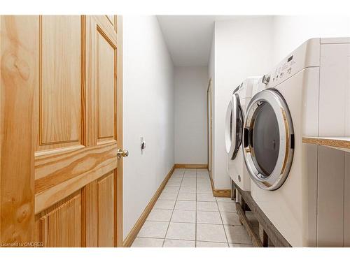146 Oke Drive, Burk'S Falls, ON - Indoor Photo Showing Laundry Room
