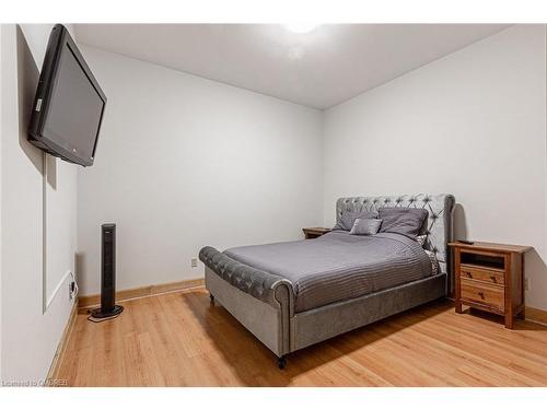 146 Oke Drive, Burk'S Falls, ON - Indoor Photo Showing Bedroom