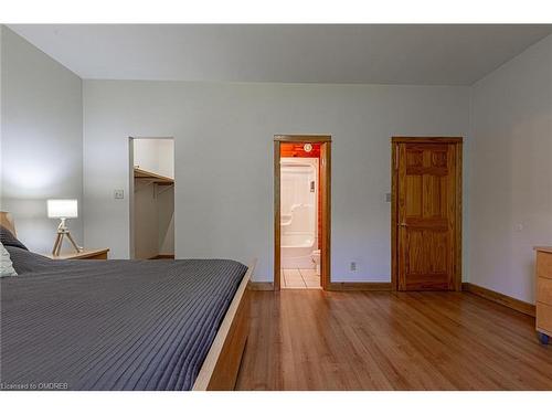 146 Oke Drive, Burk'S Falls, ON - Indoor Photo Showing Bedroom