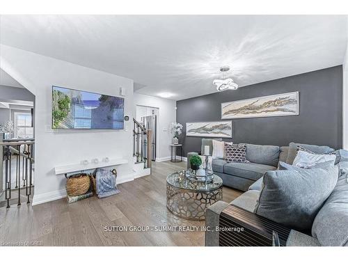 26 Ganton Heights, Brampton, ON - Indoor Photo Showing Living Room