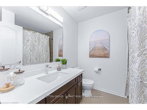 26 Ganton Heights, Brampton, ON - Indoor Photo Showing Bathroom