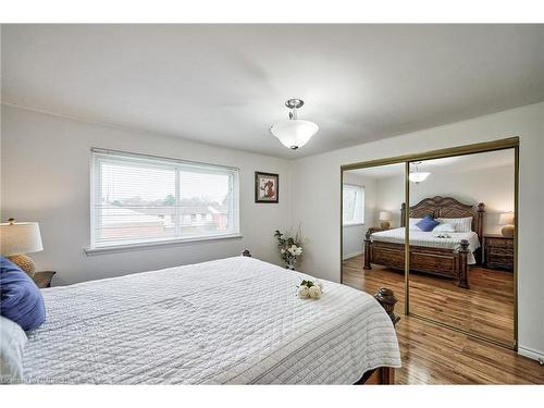 73-2395 Bromsgrove Road, Mississauga, ON - Indoor Photo Showing Bedroom