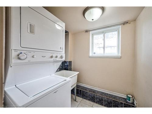 73-2395 Bromsgrove Road, Mississauga, ON - Indoor Photo Showing Laundry Room