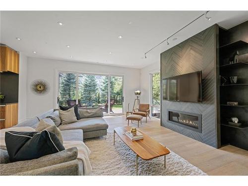 1487 Lakeshore Road W, Oakville, ON - Indoor Photo Showing Living Room With Fireplace