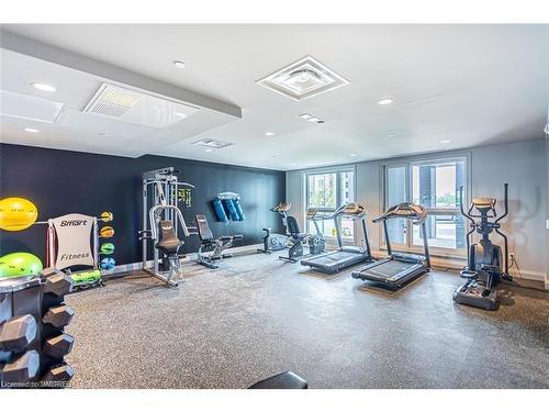 511-95 Dundas Street W, Oakville, ON - Indoor Photo Showing Gym Room