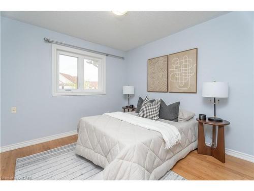 3343 Mikalda Road, Burlington, ON - Indoor Photo Showing Bedroom