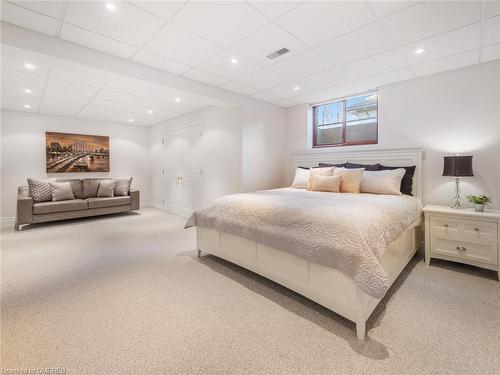 212 Lakeside Avenue, Burlington, ON - Indoor Photo Showing Bedroom