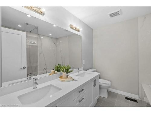 161 Cittadella Boulevard, Hamilton, ON - Indoor Photo Showing Bathroom