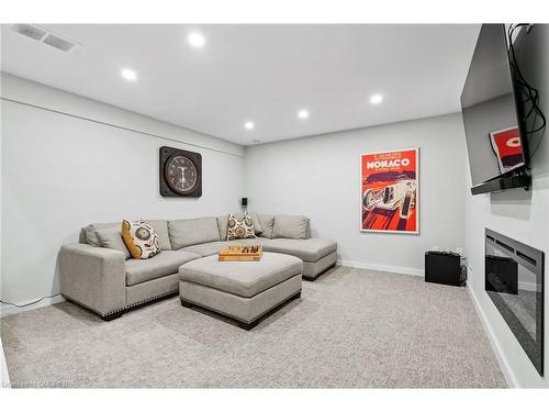 13 Boese Court, St. Catharines, ON - Indoor Photo Showing Basement