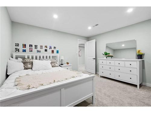 13 Boese Court, St. Catharines, ON - Indoor Photo Showing Bedroom