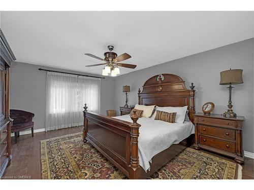 44 Ellsworth Avenue, Richmond Hill, ON - Indoor Photo Showing Bedroom