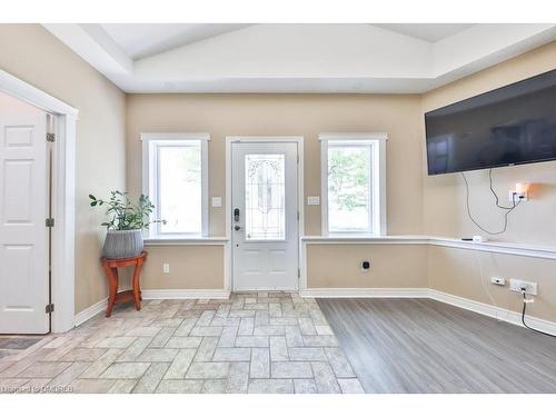 3949 Greenlane Road, Lincoln, ON - Indoor Photo Showing Other Room