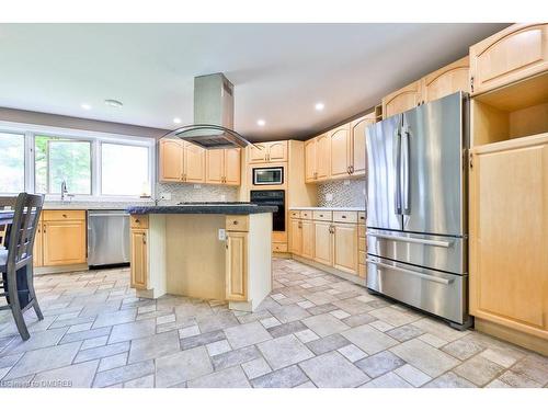 3949 Greenlane Road, Lincoln, ON - Indoor Photo Showing Kitchen